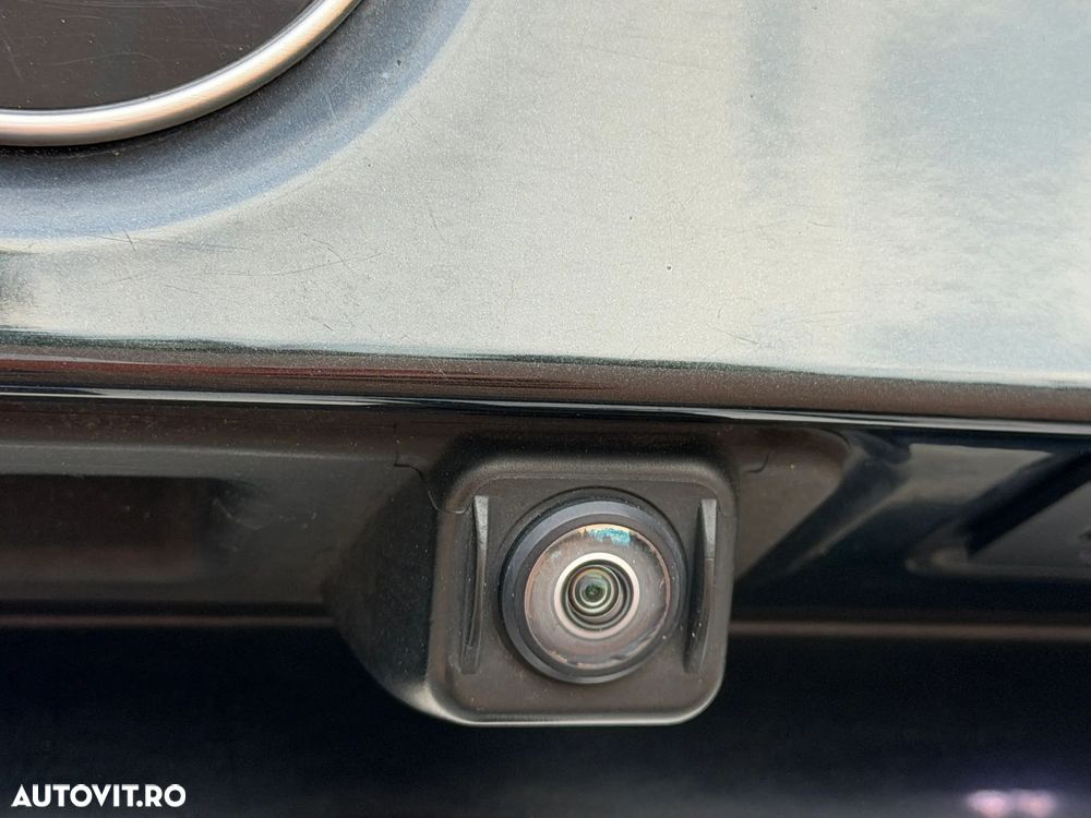 BMW Seria 3 318i Aut. Sport Line - 12
