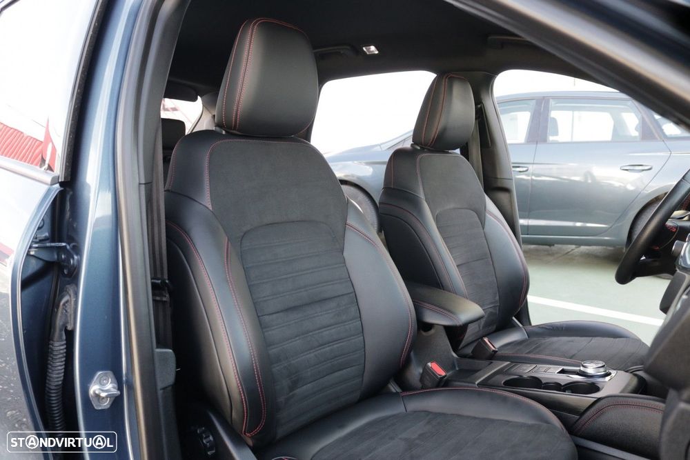 Ford Kuga 2.5 PHEV ST-Line X - 25