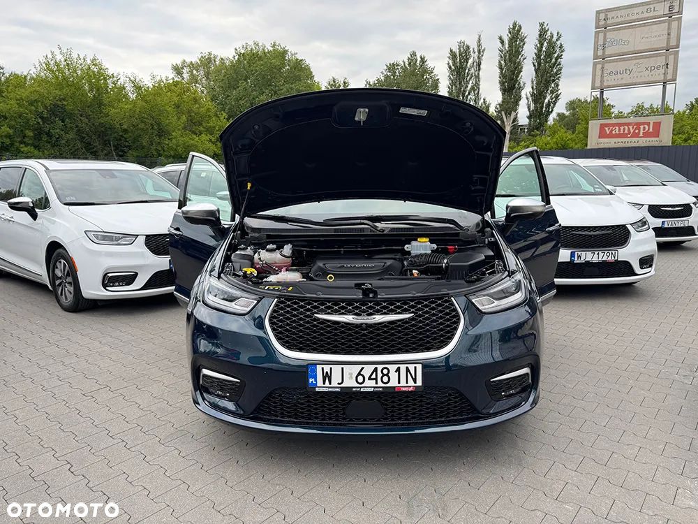 Chrysler Pacifica - 11