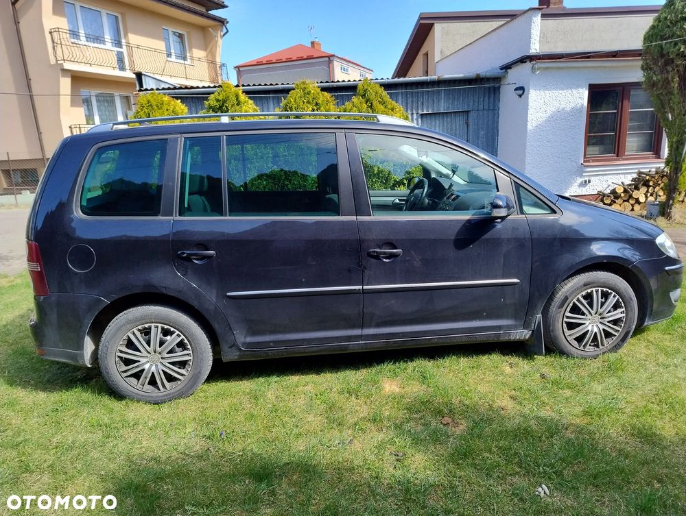 Volkswagen Touran 2.0 TDI Highline - 3