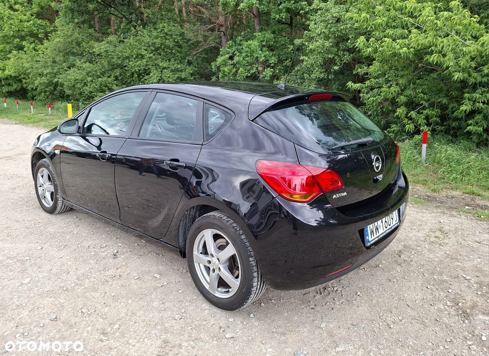Opel Astra 1.6 Enjoy - 2