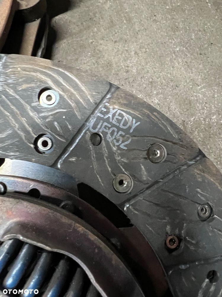 Sprzęgło tarcza i docisk toyota hilux hiace 120 2.5 3.0d4d - 4