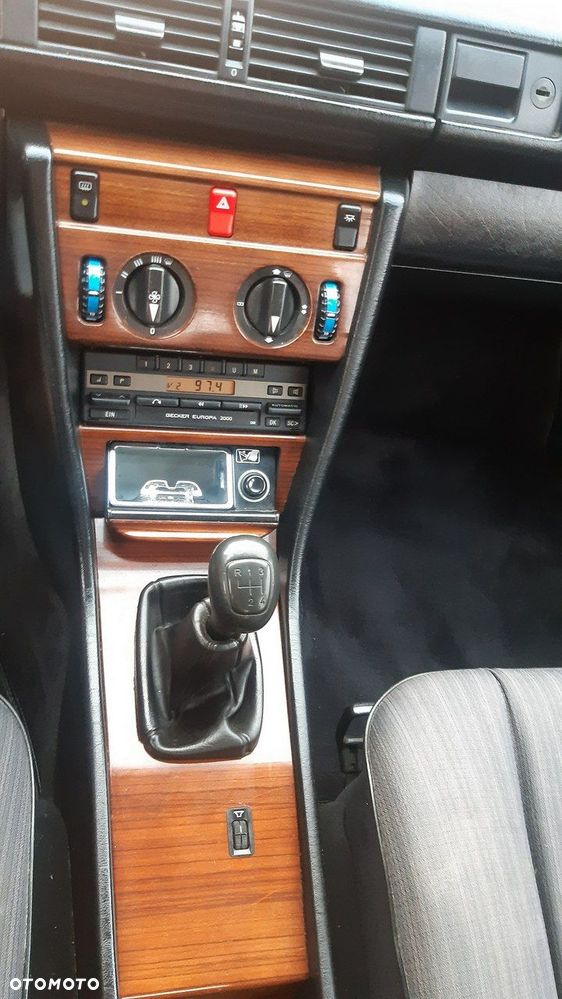 Mercedes-Benz W124 (1984-1993) - 37