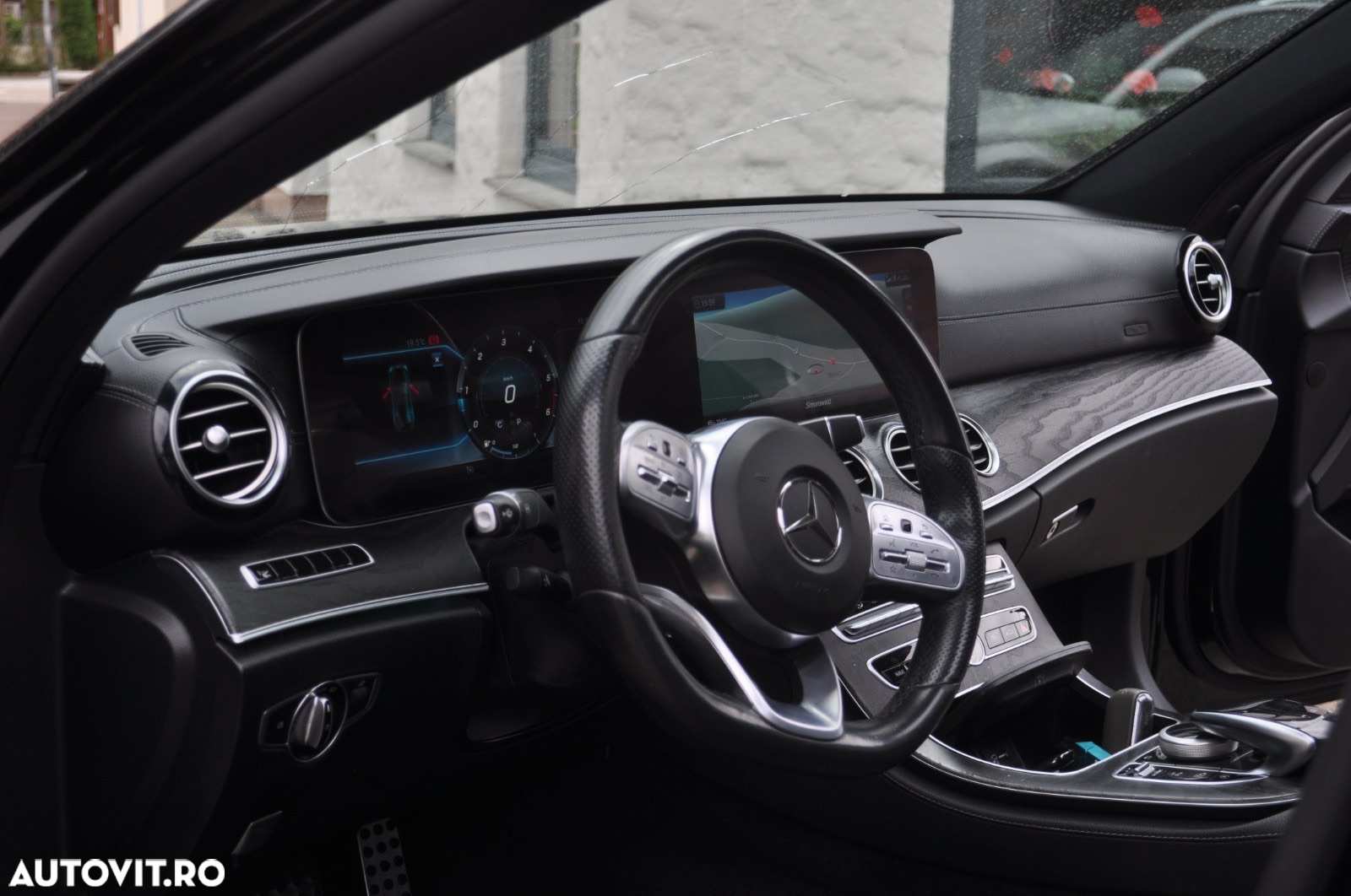 Mercedes-Benz E - 16