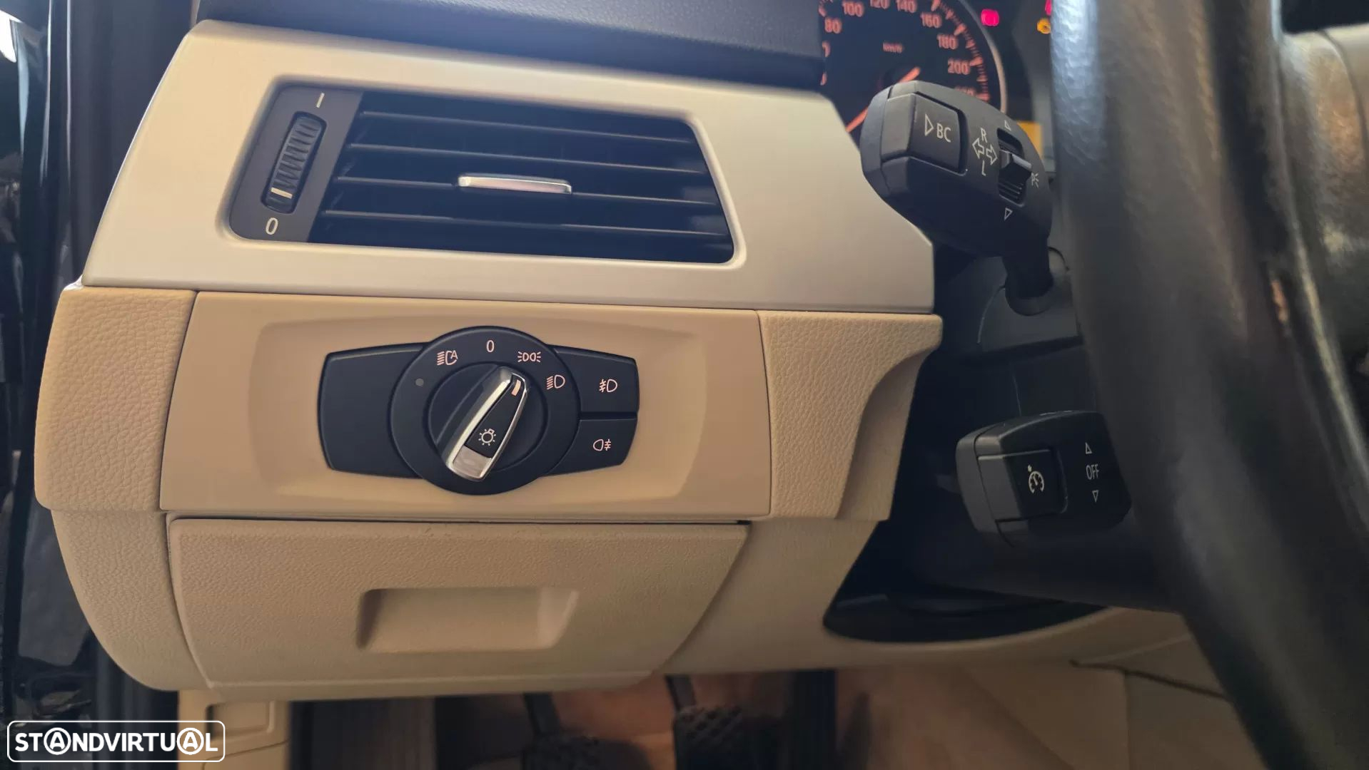 BMW 318 d Touring Navigation Sport - 30