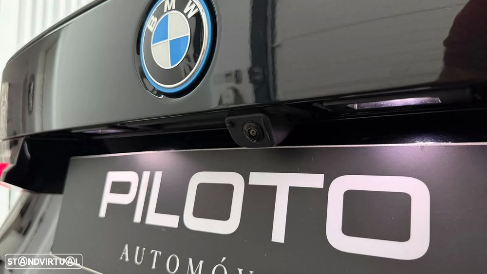 BMW iX1 eDrive20 Pack Desportivo M - 12