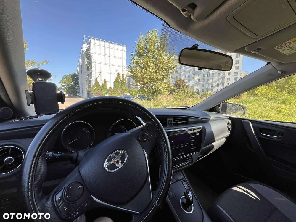 Toyota Auris - 5