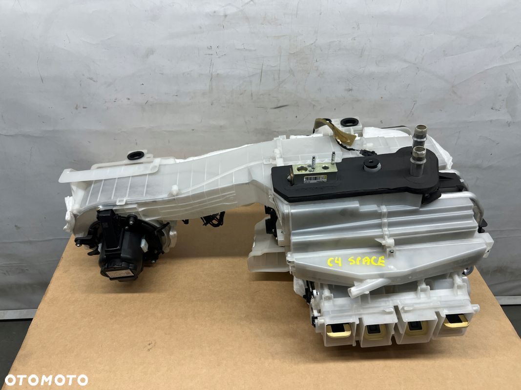 Citroen C4 SpaceTourer 1.2 THP nagrzewnica 9675402680 - 1