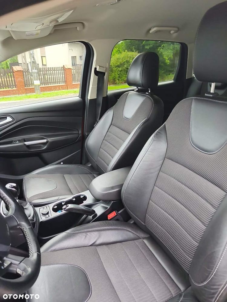 Ford Kuga 1.5 EcoBoost 2x4 Titanium - 11