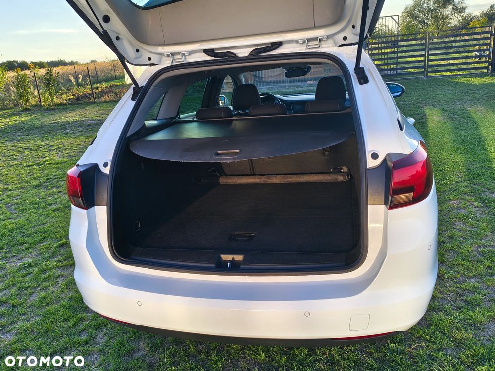 Opel Astra 1.6 CDTI Enjoy - 24