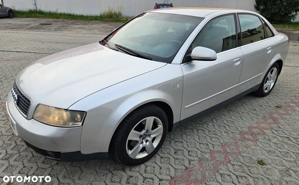 Audi A4 Limousine - 1
