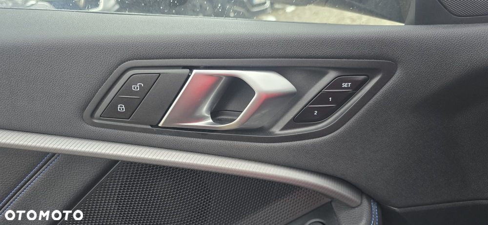 BMW Seria 1 120i Edition Colorvision - 31