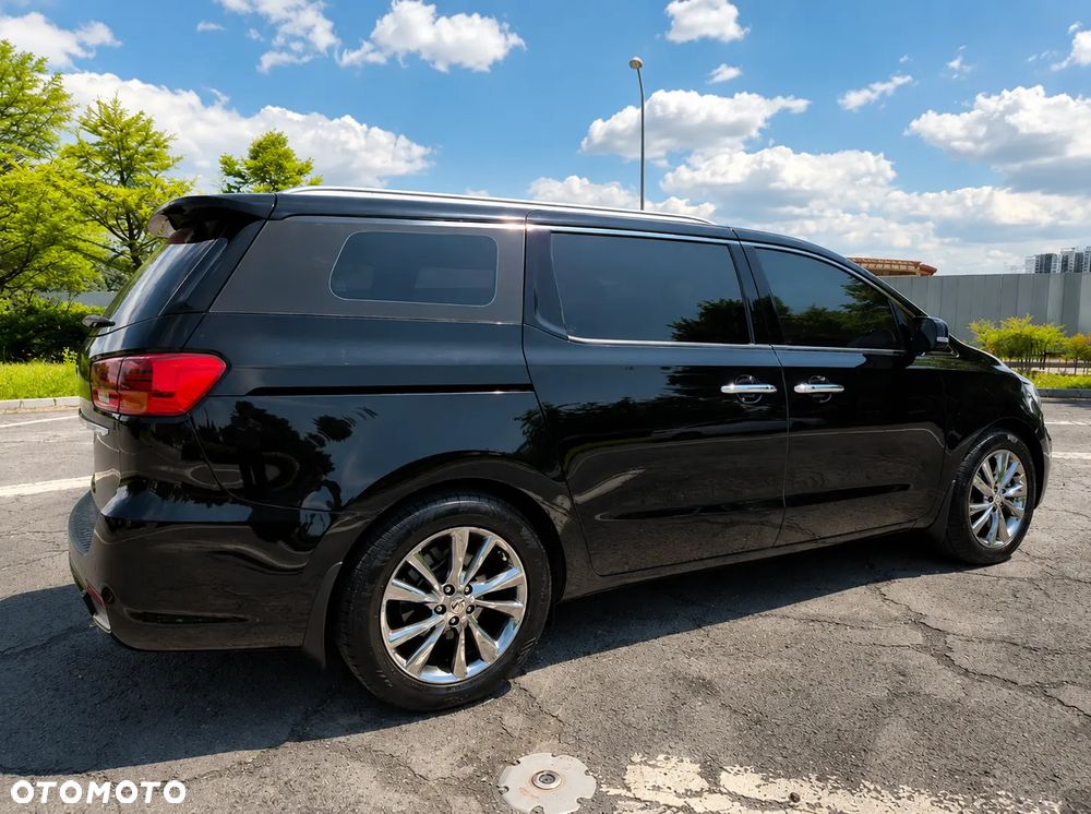 Kia Carnival - 5