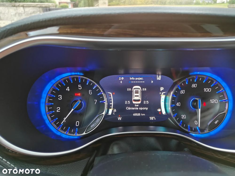 Chrysler Pacifica - 33