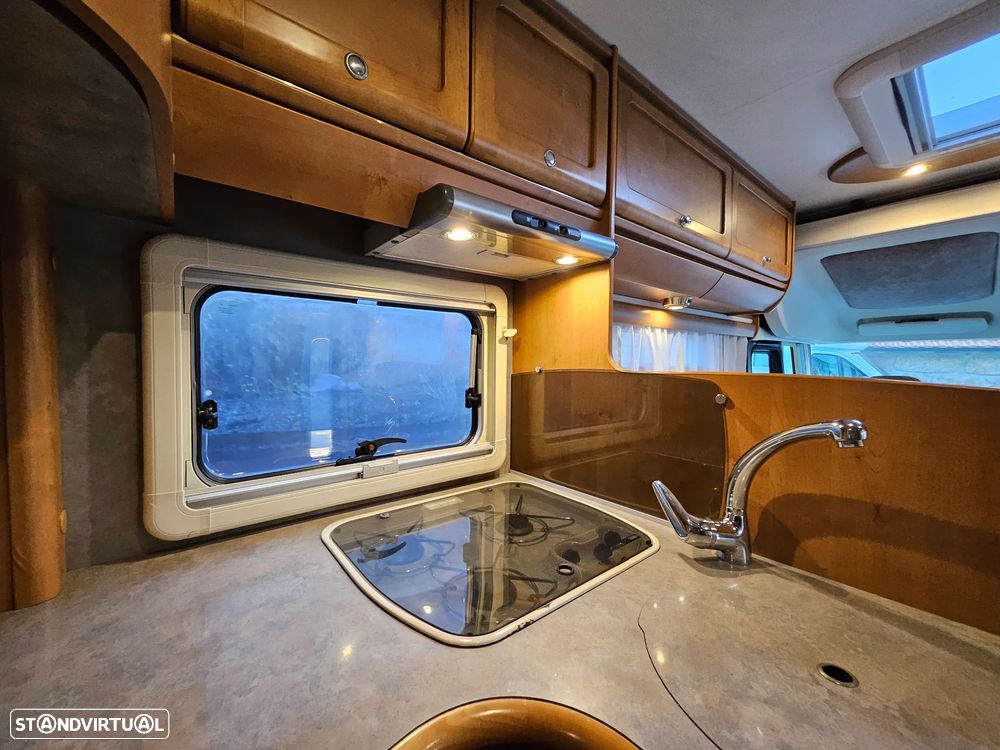 Rapido Le Randonneur 9097F CHASSI AL-KO Cama transversal + BASCULANTE - 33