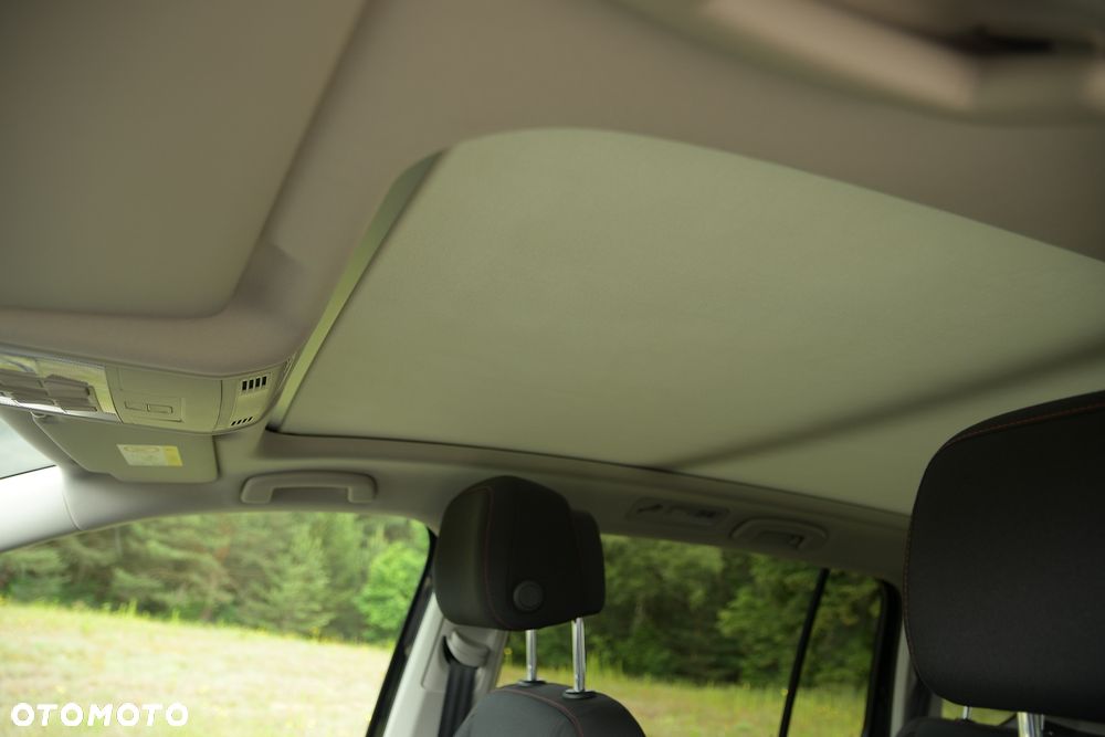 Volkswagen Touran 2.0 TDI SCR Highline - 36