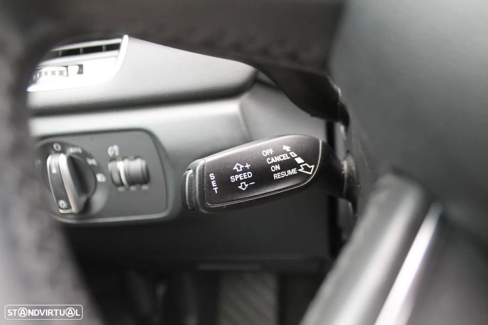 Audi Q3 2.0 TDI Design - 6