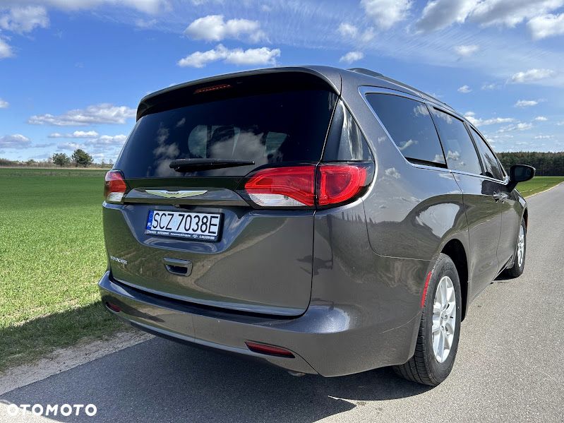 Chrysler Pacifica - 24