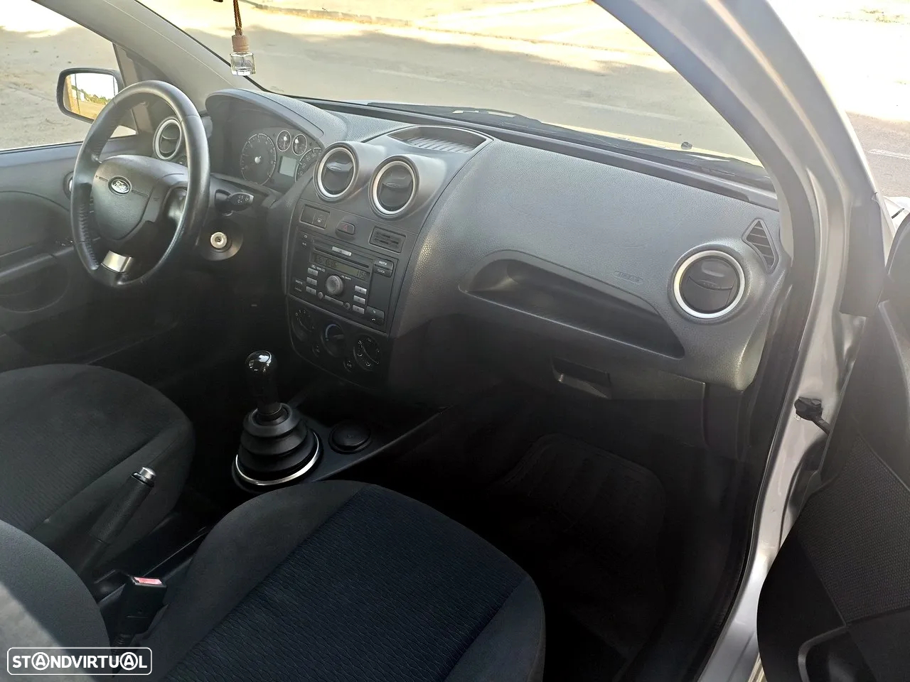 Ford Fiesta 1.25 Ghia - 6