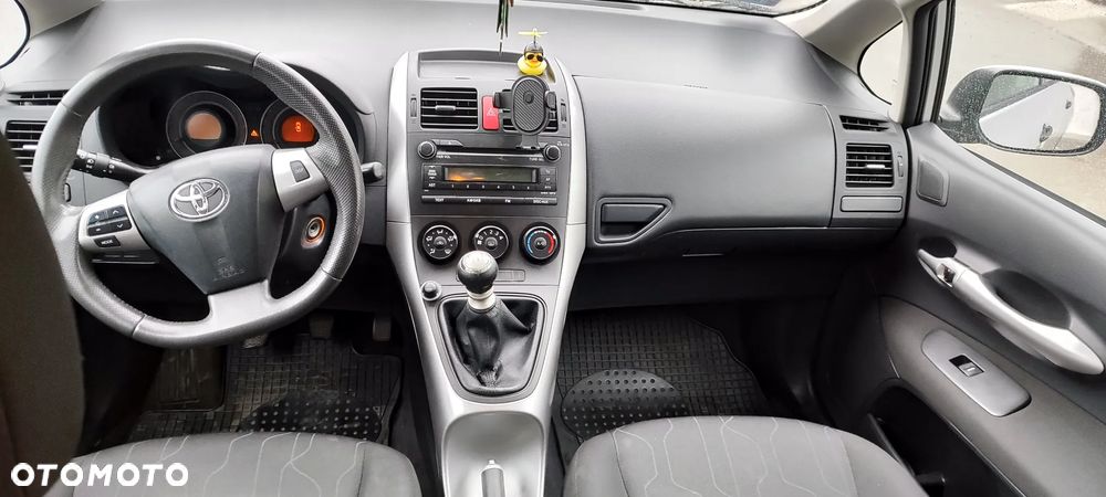 Toyota Auris 1.6 Terra - 6