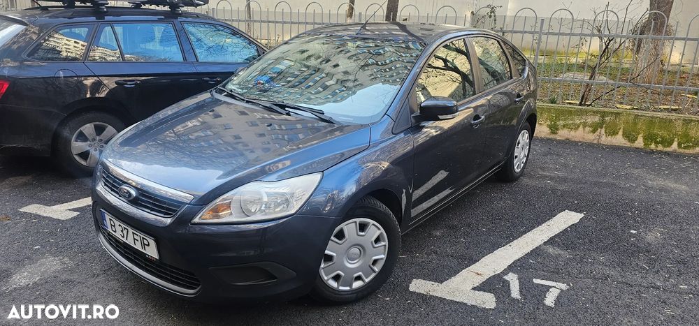 Ford Focus 1.4i Ambiente - 1