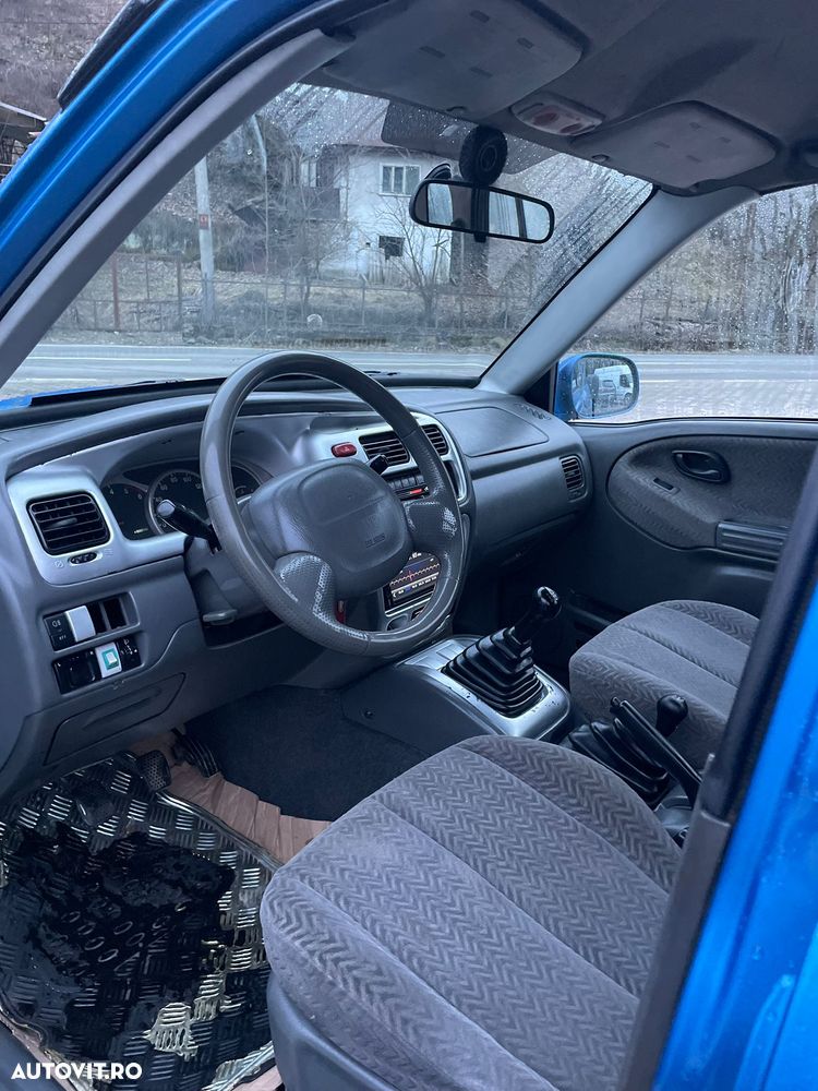 Suzuki Grand Vitara 2.0 TD - 10