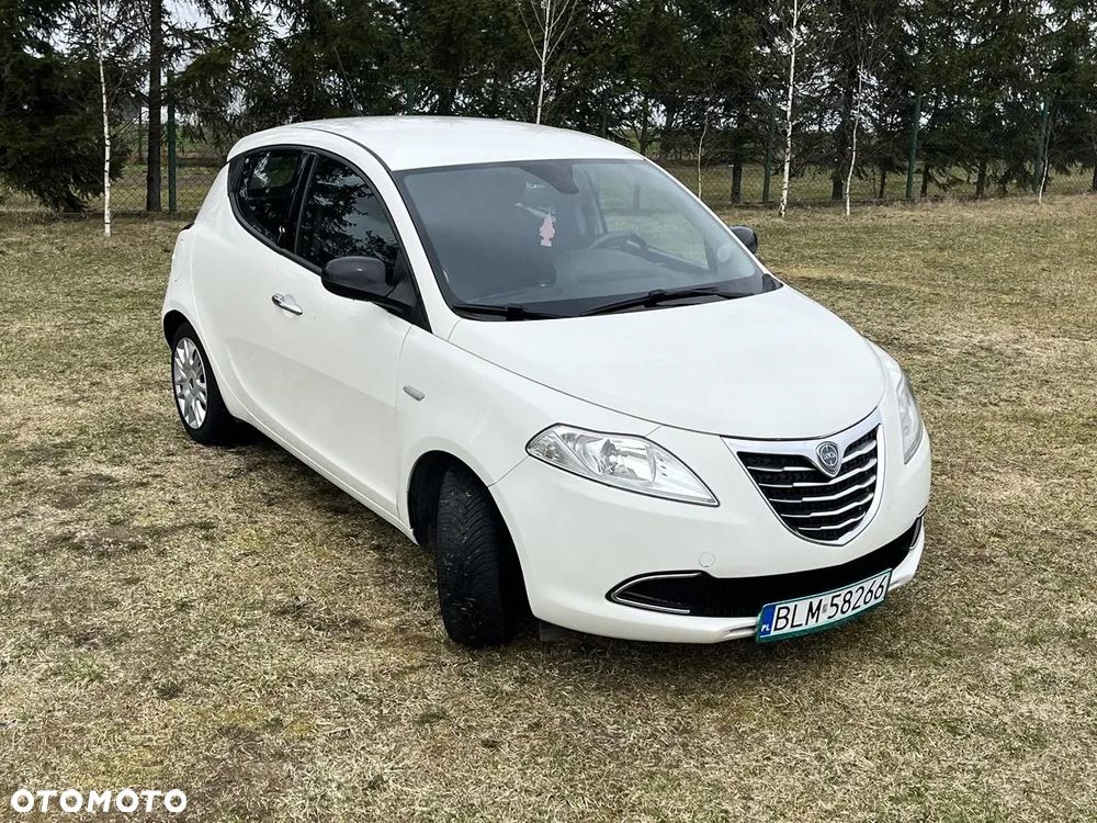 Lancia Ypsilon - 4