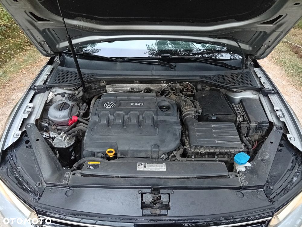 Volkswagen Passat - 11