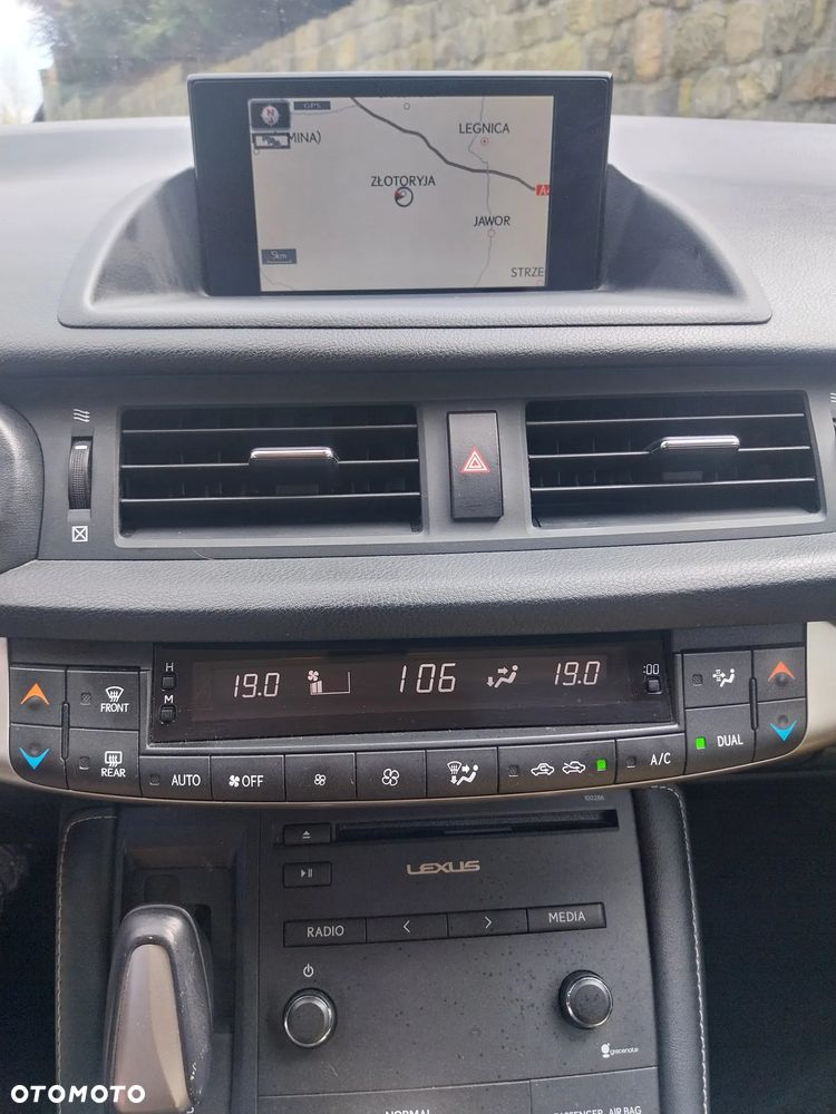 Lexus CT 200h Business Edition - 21