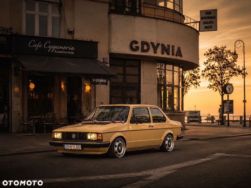 Volkswagen Jetta - 16