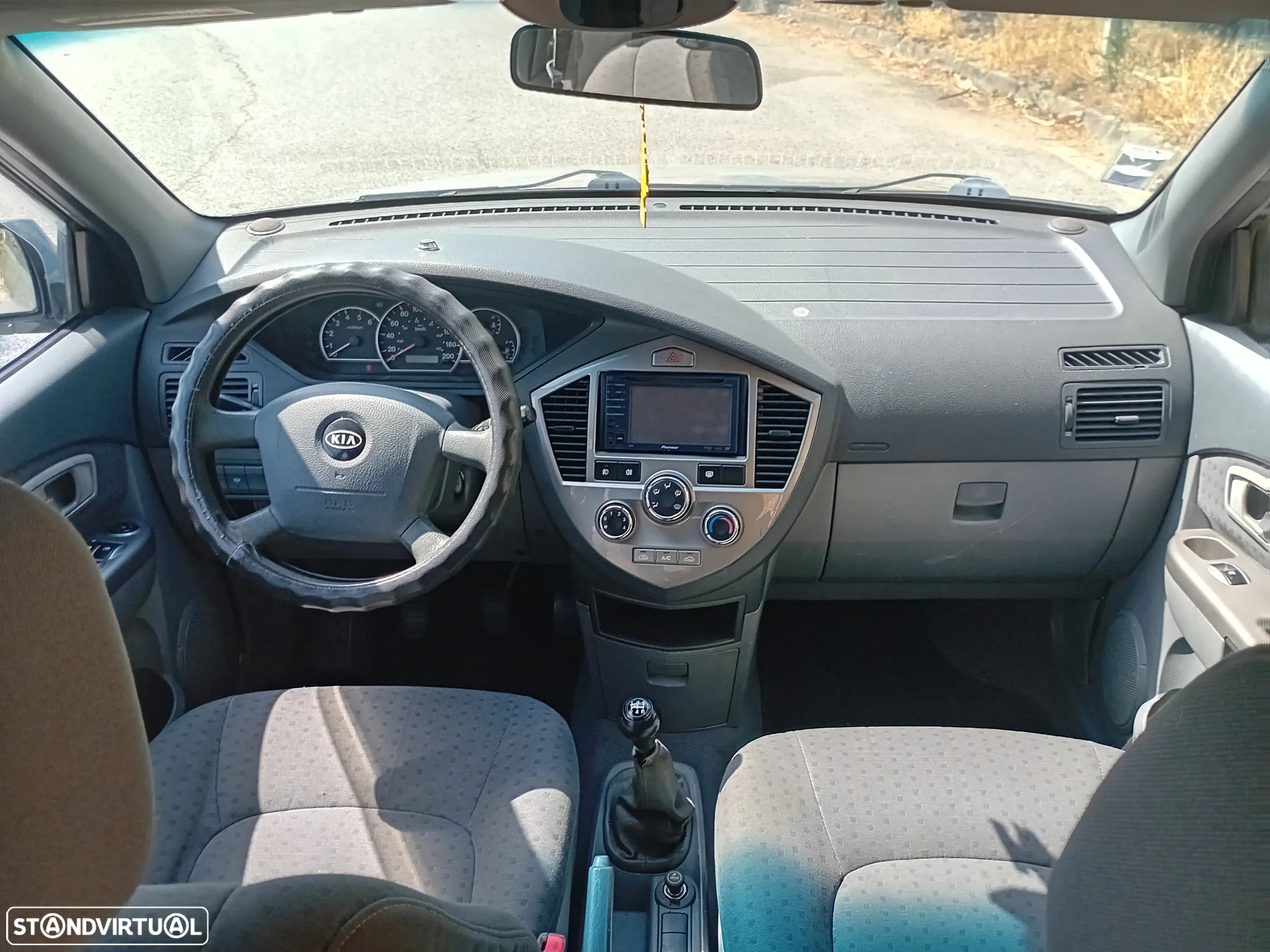 Kia Carens 2.0 CRDi EX Confort - 12