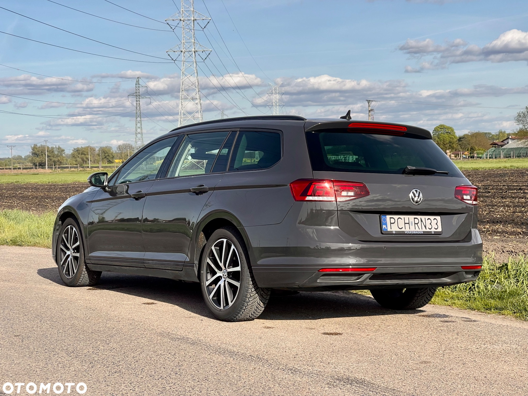Volkswagen Passat - 4