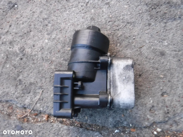 Vw Audi Skoda Seat 2.0 TDI  chlodniczka oleju filtr 03L115389C