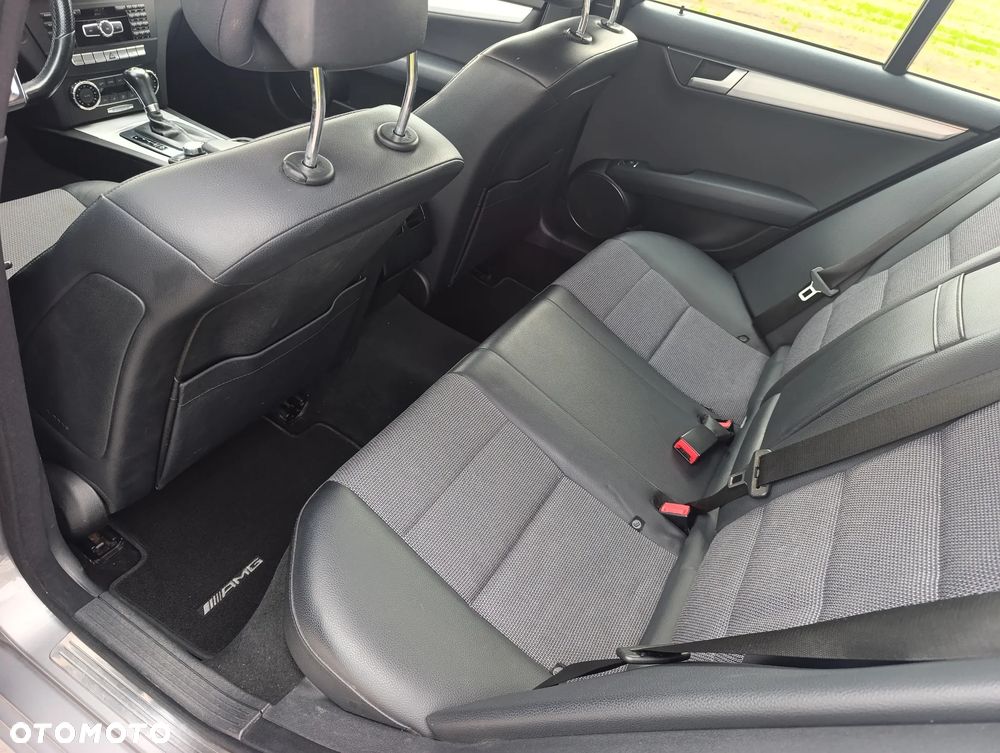 Mercedes-Benz Klasa C 180 CDI DPF (BlueEFFICIENCY) 7G-TRONIC Avantgarde - 12
