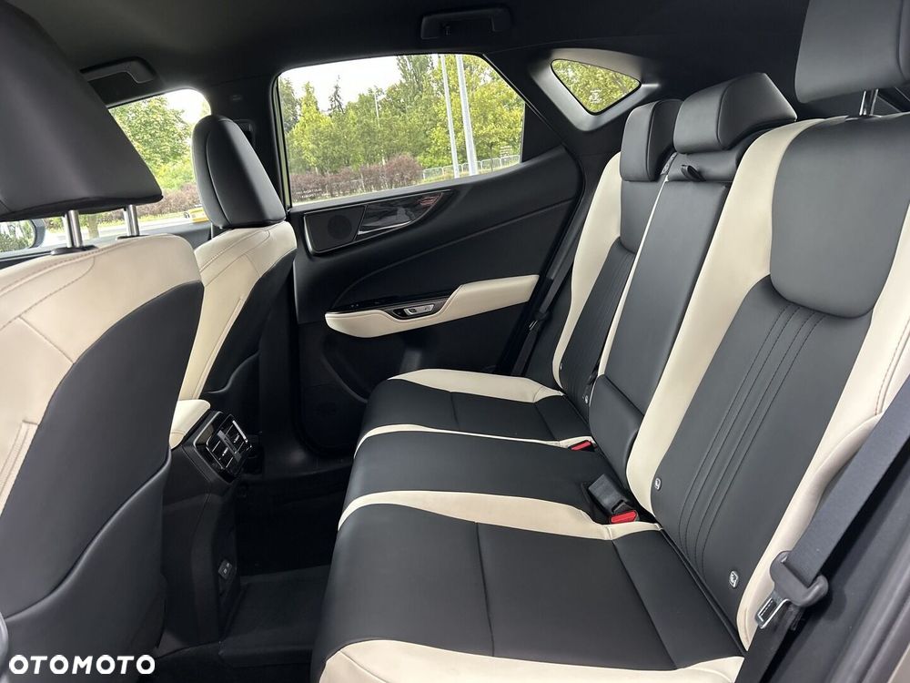 Lexus NX 450h+ Prestige AWD - 23