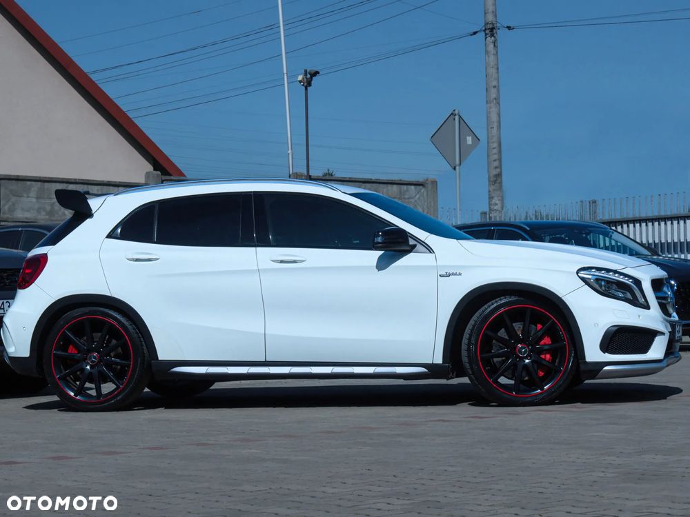 Mercedes-Benz GLA 45 AMG 4-Matic Edition 1 - 5