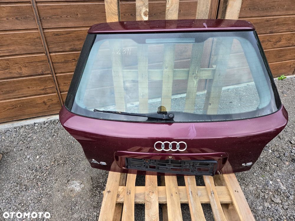 AUDI A3 8L  POKRYWĘ BAGAŻNIKA KOMPLETNA