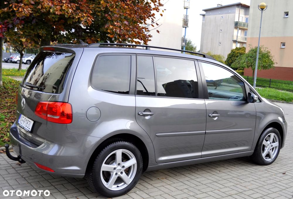 Volkswagen Touran - 4