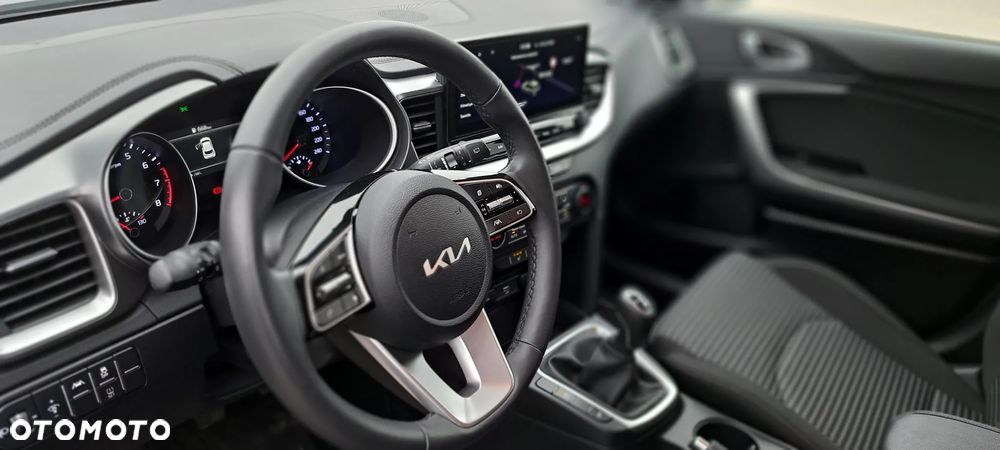 Kia XCeed 1.5 T-GDI M - 32