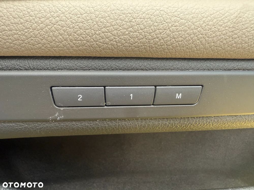 BMW Seria 5 520d Luxury Line - 14