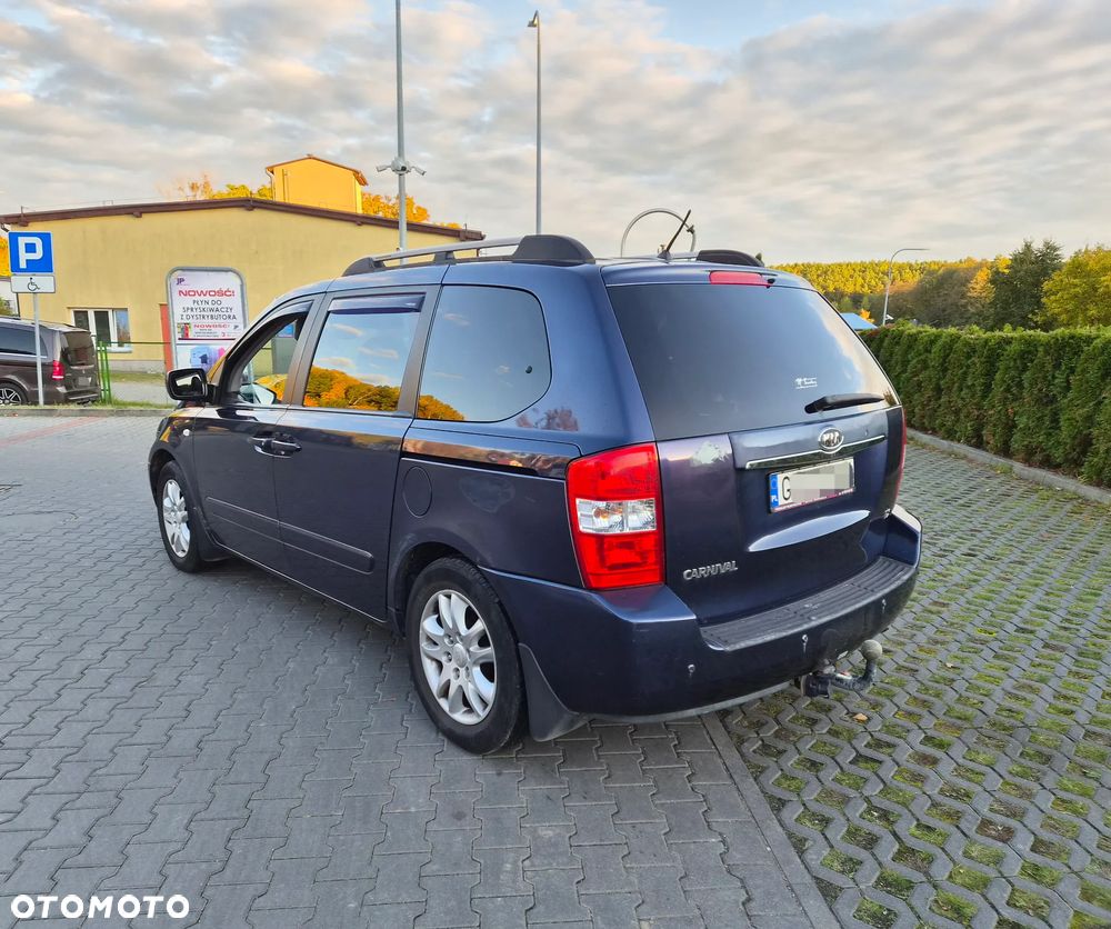 Kia Carnival 2006 photo 4