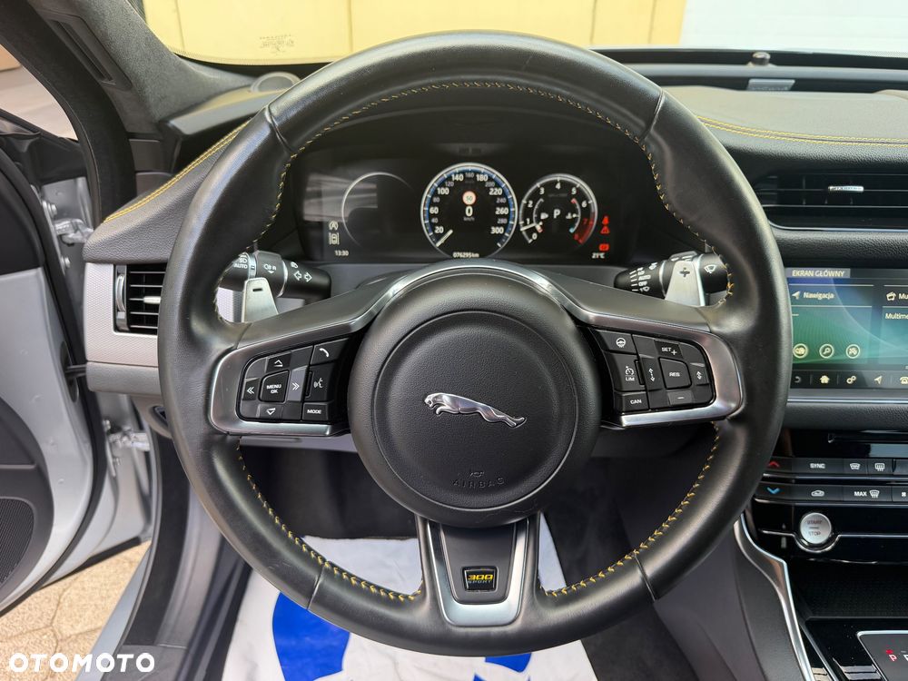 Jaguar XF 30t AWD 300 Sport - 18