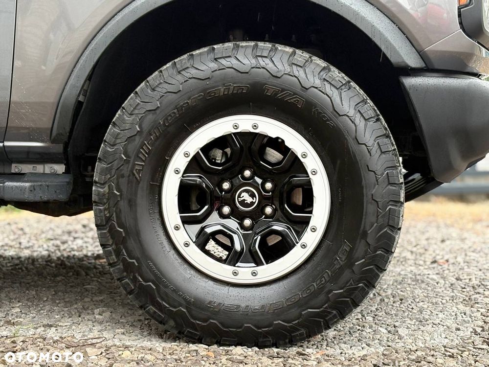 Ford Bronco - 5