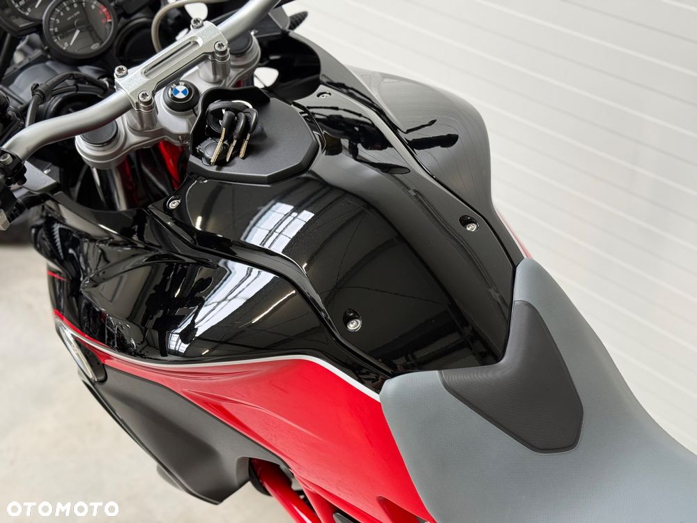 BMW F - 26