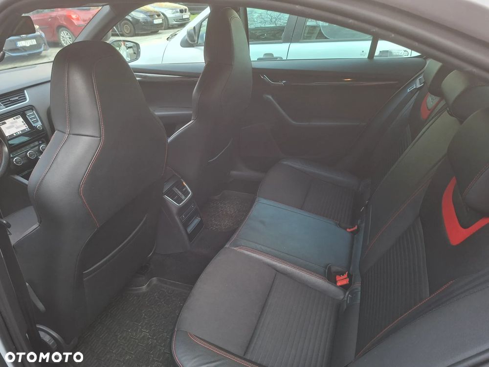 Skoda Octavia 2.0 TDI RS DSG - 9