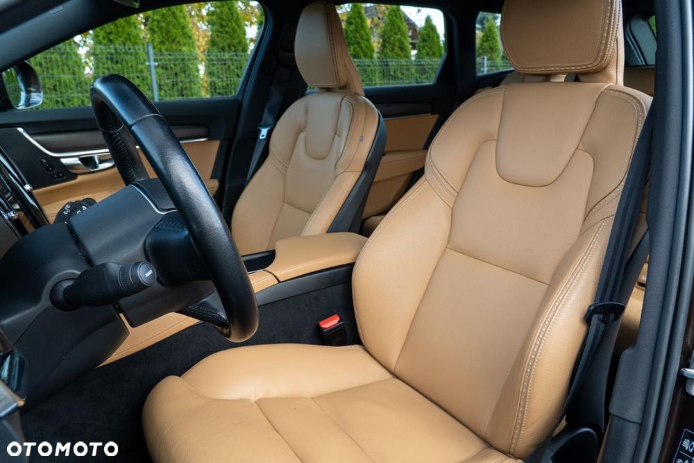 Volvo V90 Cross Country - 14