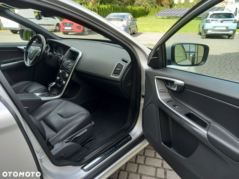 Volvo XC 60 D4 Geartronic Momentum - 21