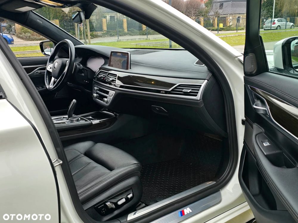 BMW Seria 7 740Li xDrive - 13