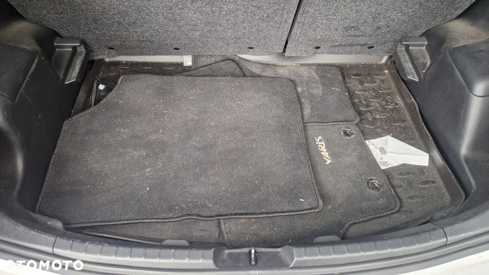 Toyota Yaris 1.0 VVT-i - 4