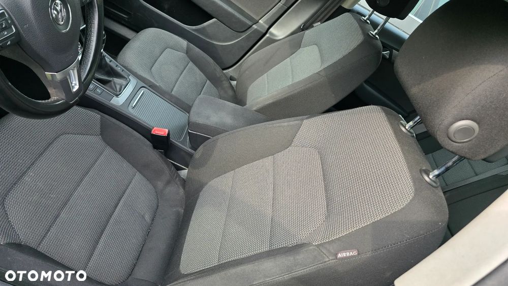 Volkswagen Passat 1.6 TDI Comfortline - 13